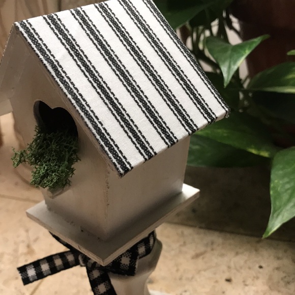 Fun Farmhouse Birdhouse - Picture 3 of 5